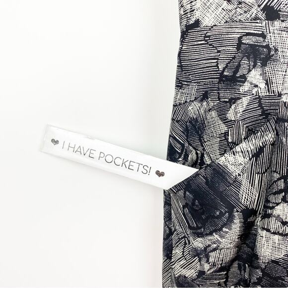 Banana Republic Silk Wool Pleated Sheath Dress Black Floral Womens Size 4 - Picture 12 of 13